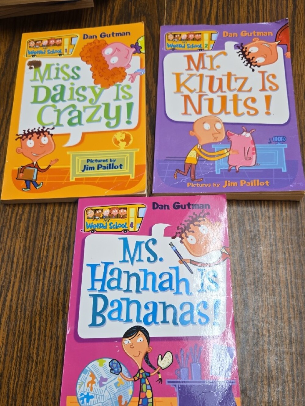 Colorful Chapter Book Set - Kids Reading Collection - Picture 4 of 4